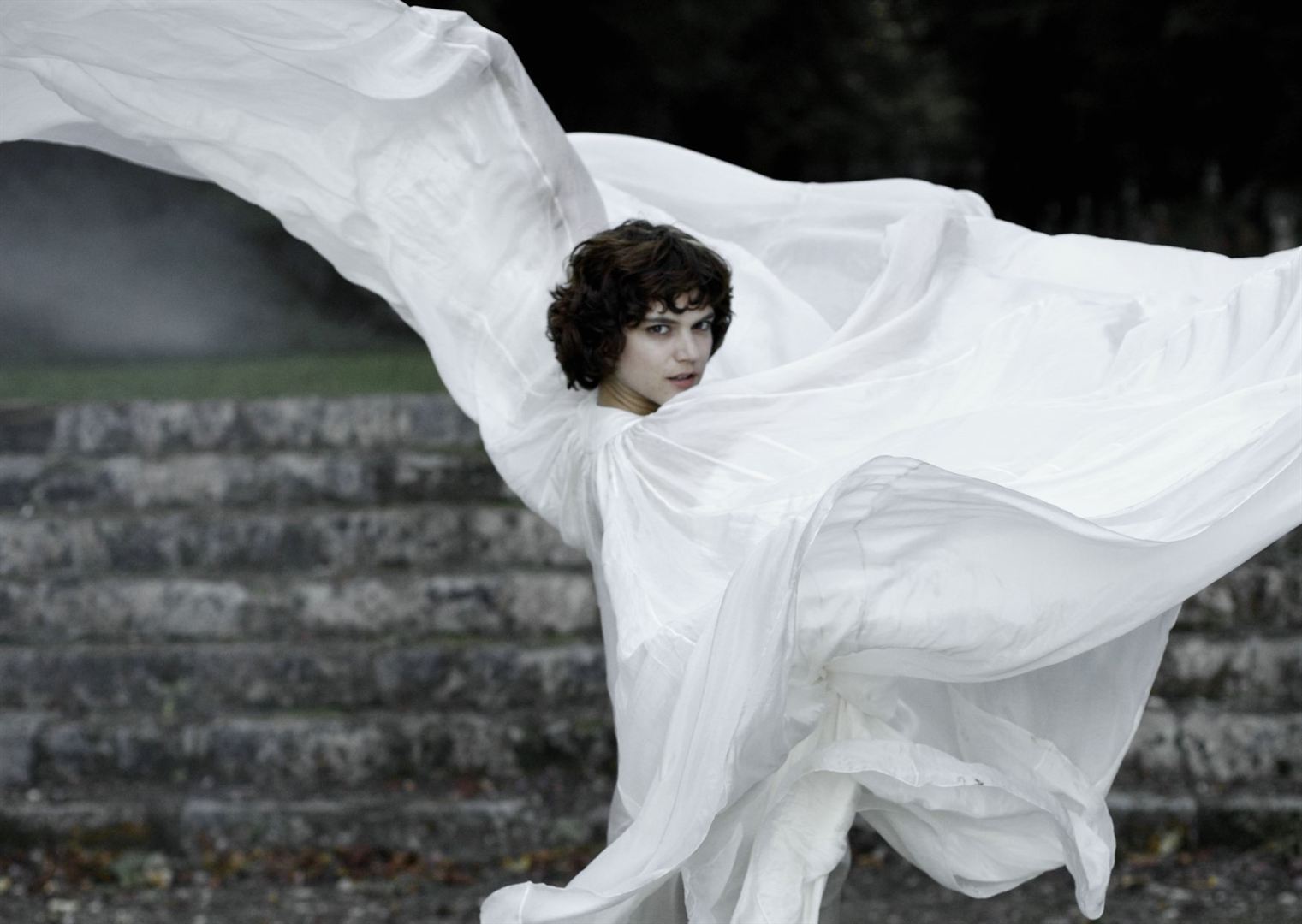 LA DANSEUSE / THE DANCER