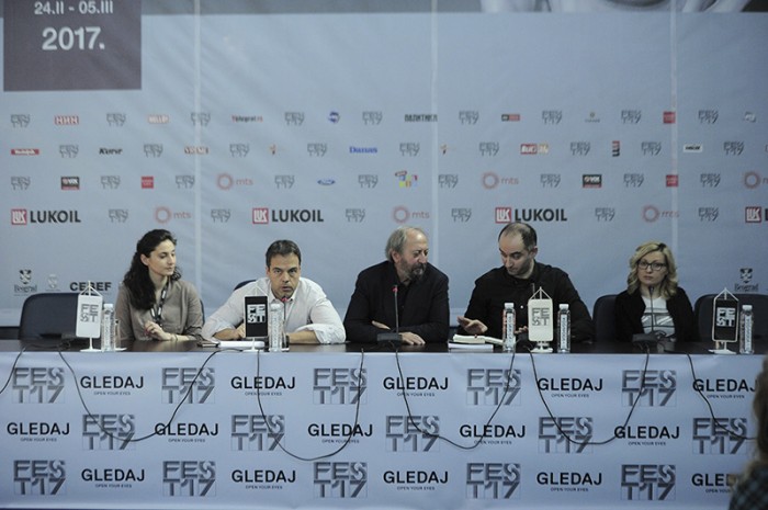 Press film "Ovi dani"